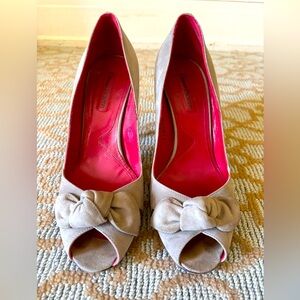 Cesare Paciotti Gray Suede Peep-Toe Heels with Bow Detail size 37
